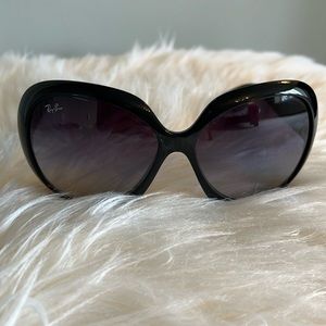 Ray Ban Jackie Ohh II Sunglasses Polished Black Frame with Gray Lenses